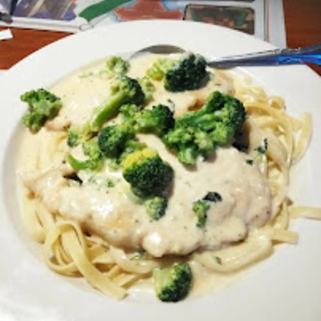 Chicken Alfredo.